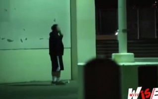 恶搞路人装死视频，恶搞路人装死视频大全